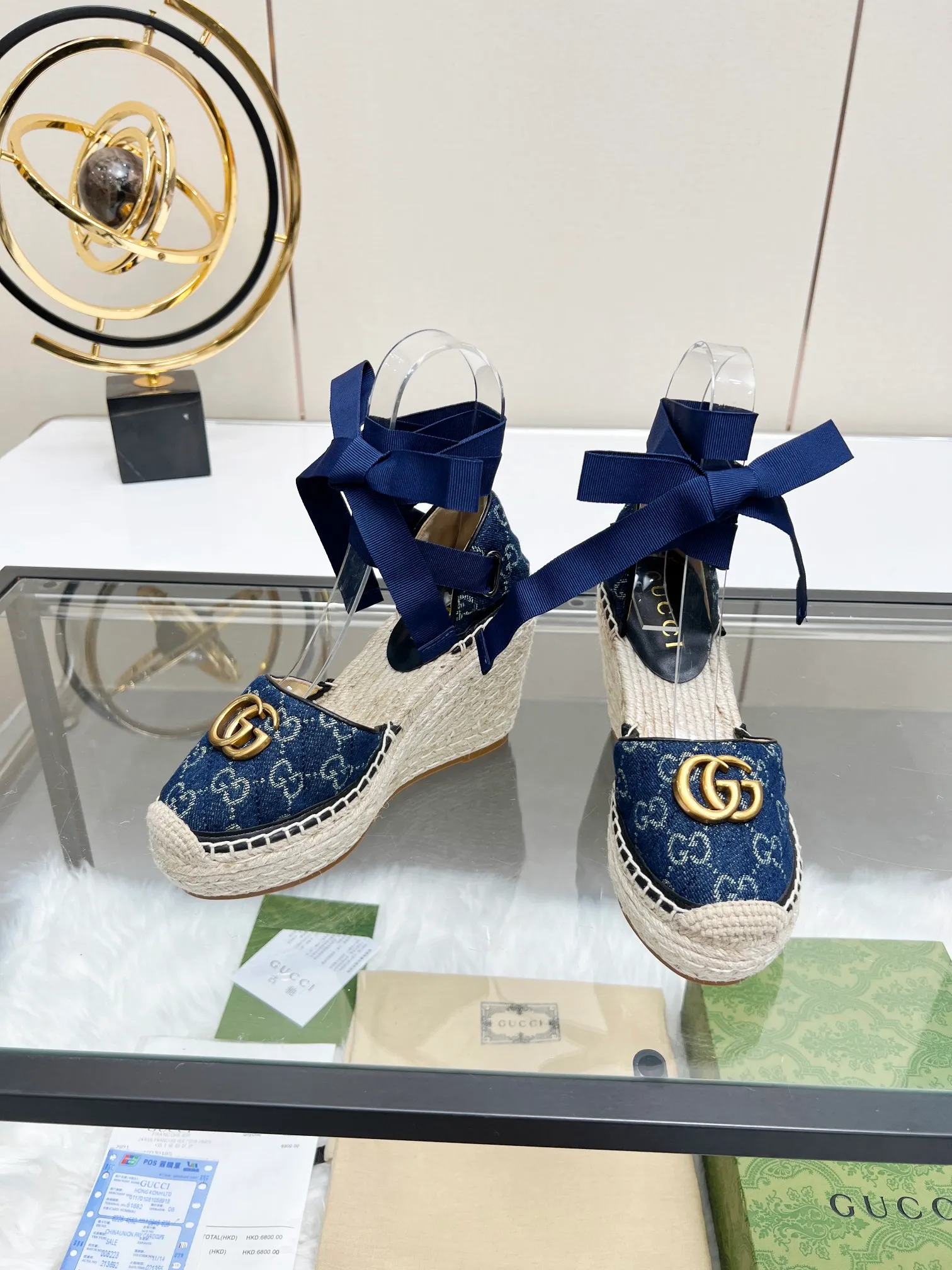 👟👟Ex-factory price 440👟👟 GUCCI wedge fisherman sandals, thick-soled straw, high-end quality, fabric: double G fabric, electric embroidery, lining: mixed sheepskin lining, yardage: 35 ~ 42, color: light blue. Dear new and old customers, the picture has been updated, please transfer the image to change. The upgraded version of the wedge heel currently has more than 40 colors. Transfer the image and sell it.